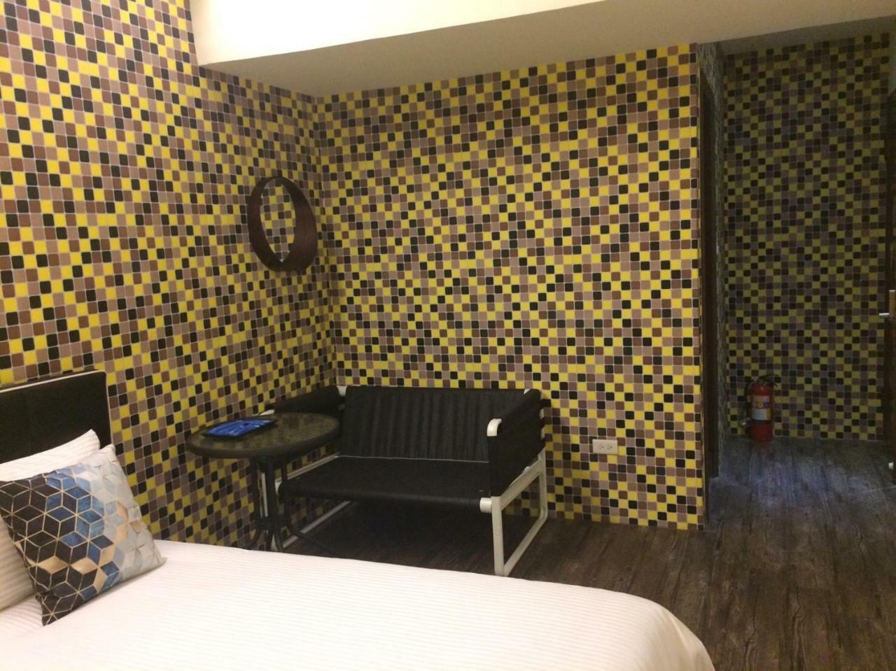 Traveler Station R15 Apartment Kaohsiung Exterior photo